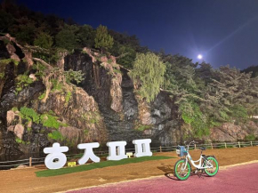 Bueno Day - Near Hongdae & Historic Sites